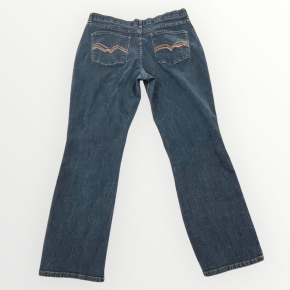 Lee Mid-Rise Jeans - Picture 2 of 16